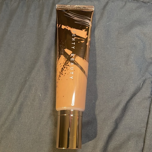 Fenty Salty Caramel 04 Body Sauce Body Luminizing Tint - Picture 6 of 6